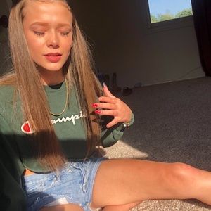 champion love sleeve